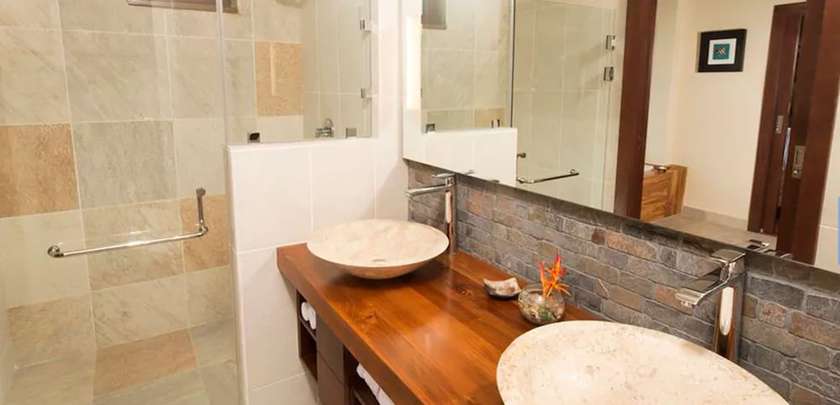 Imagen de la habitación del Hotel Indura Beach and Golf Resort, Curio Collection By Hilton. Foto 11