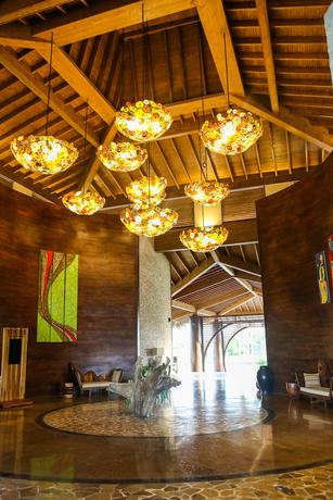 Imagen de los interiores del Hotel Indura Beach and Golf Resort, Curio Collection By Hilton. Foto 17