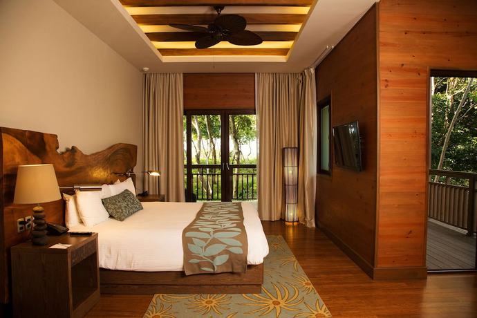 Imagen de la habitación del Hotel Indura Beach and Golf Resort, Curio Collection By Hilton. Foto 13
