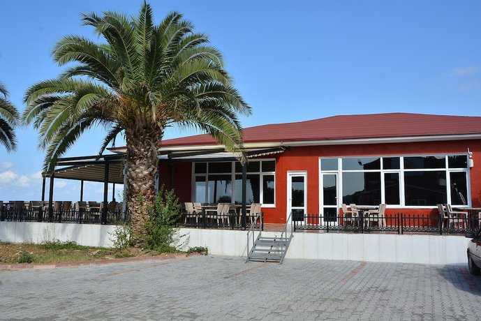 Imagen del bar/restaurante del Hotel Inebolu Gardenya. Foto 3