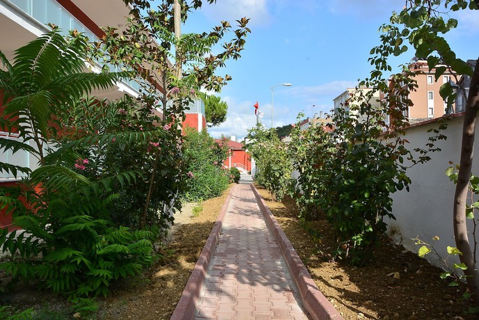 Imagen de los exteriores del Hotel Inebolu Gardenya. Foto 16