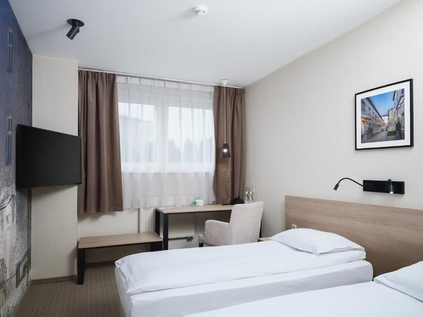 Imagen de la habitación del Hotel Iness. Foto 12