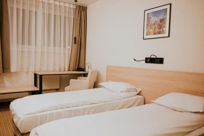 Imagen de la habitación del Hotel Iness. Foto 15