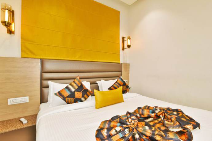 Imagen de la habitación del Hotel Infa. Foto 16