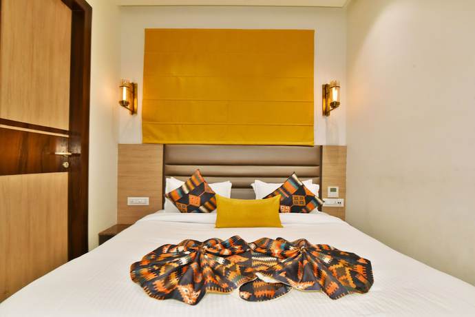 Imagen de la habitación del Hotel Infa. Foto 19