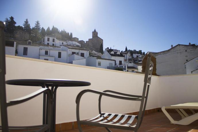 Imagen de los exteriores del Hotel Infante Antequera. Foto 8