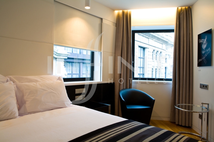 Imagen de los interiores del Hotel Inffinit. Foto 15