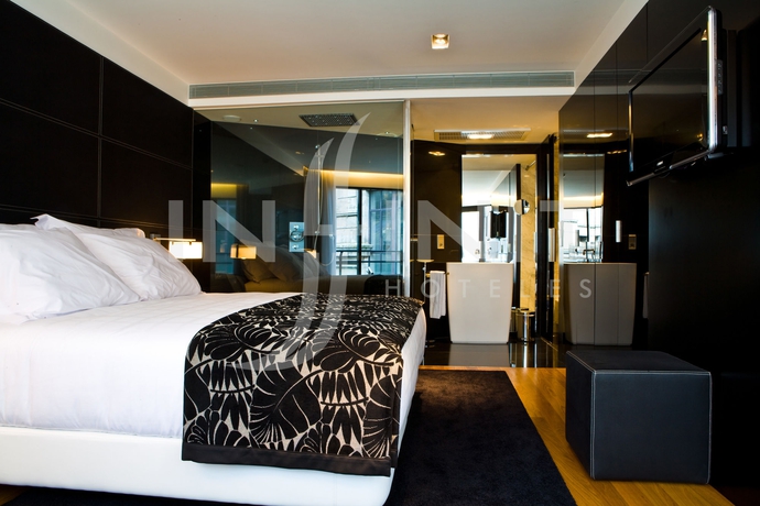 Imagen de la habitación del Hotel Inffinit. Foto 11