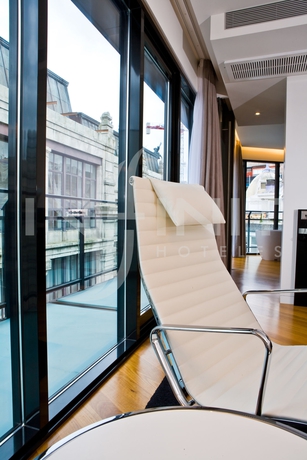 Imagen de los interiores del Hotel Inffinit. Foto 16