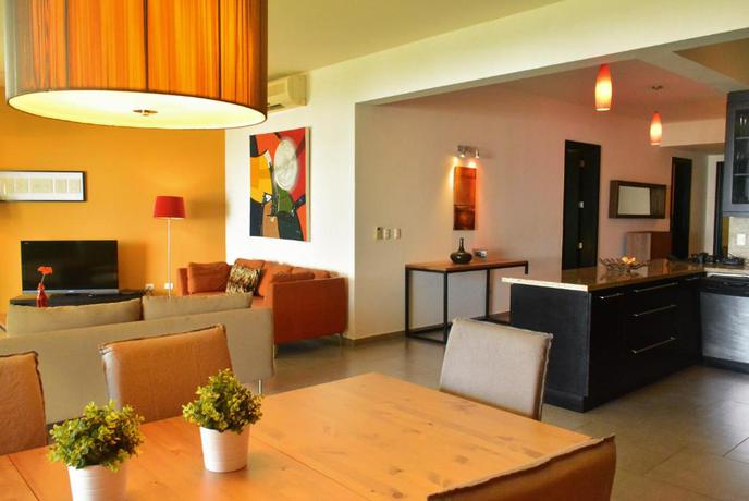 Imagen general del Hotel Infiniti Blu Luxury Ocean Front Condos. Foto 4