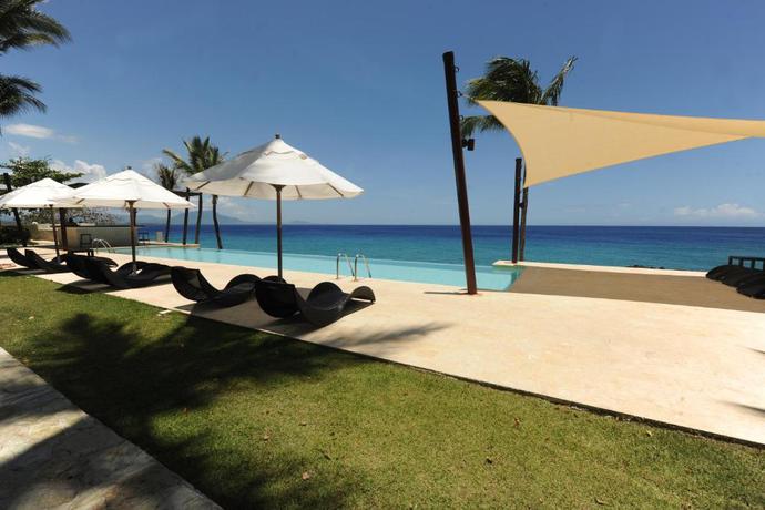 Imagen general del Hotel Infiniti Blu Luxury Ocean Front Condos. Foto 6