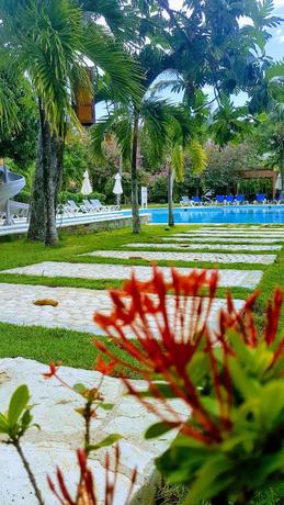 Imagen de la piscina del Hotel Infiniti Blu Luxury Ocean Front Condos. Foto 18