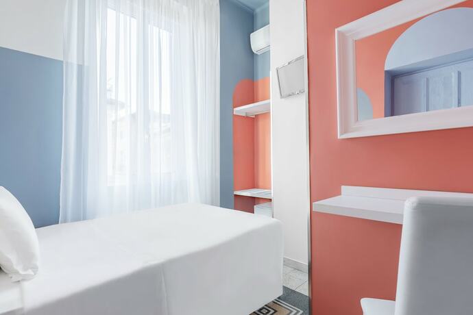 Imagen de la habitación del Hotel Infinito, Roma. Foto 13