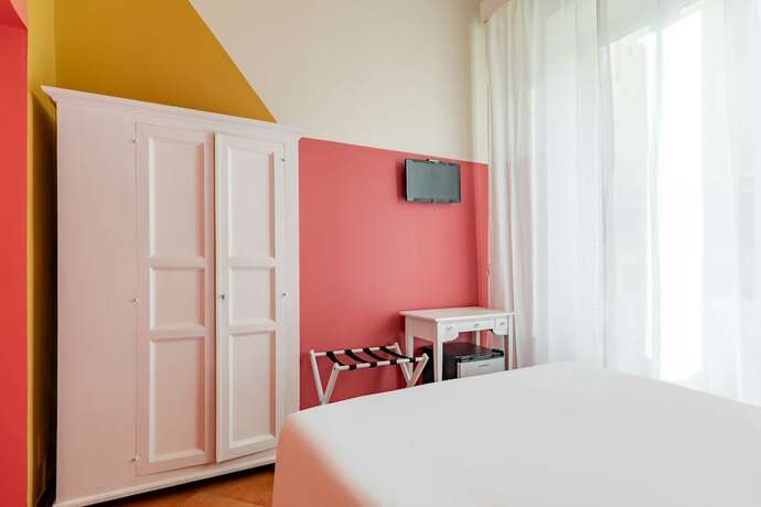 Imagen de la habitación del Hotel Infinito, Roma. Foto 19
