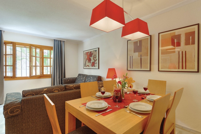 Imagen de la habitación del Hotel Infinity Bay Spa and Beach Resort. Foto 6