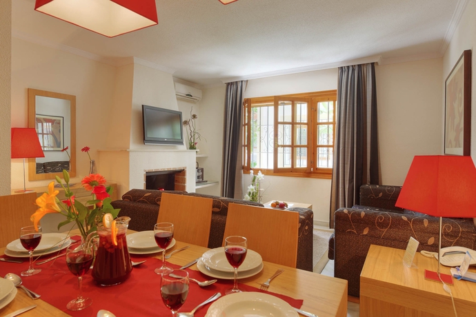 Imagen de la habitación del Hotel Infinity Bay Spa and Beach Resort. Foto 7