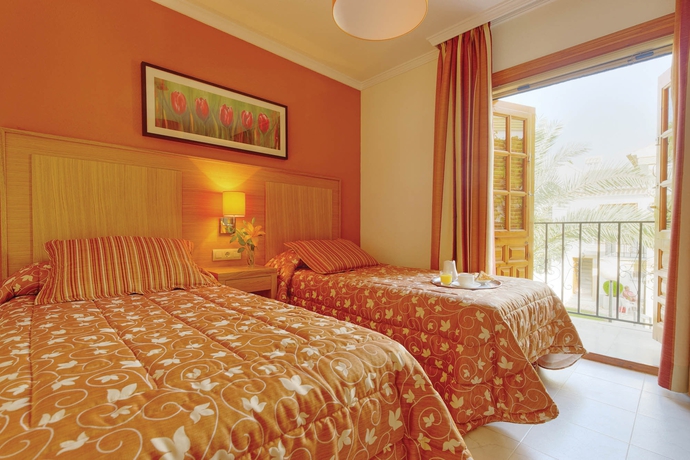 Imagen de la habitación del Hotel Infinity Bay Spa and Beach Resort. Foto 11