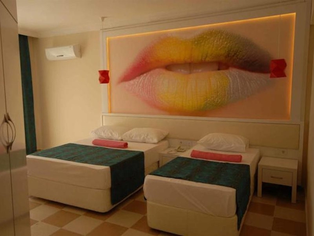 Imagen general del Hotel Infinity Beach. Foto 7