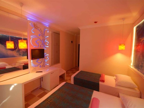 Imagen general del Hotel Infinity Beach. Foto 11