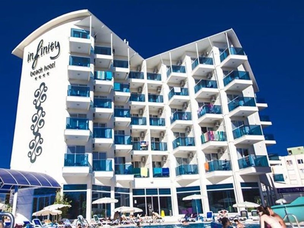 Imagen general del Hotel Infinity Beach. Foto 13