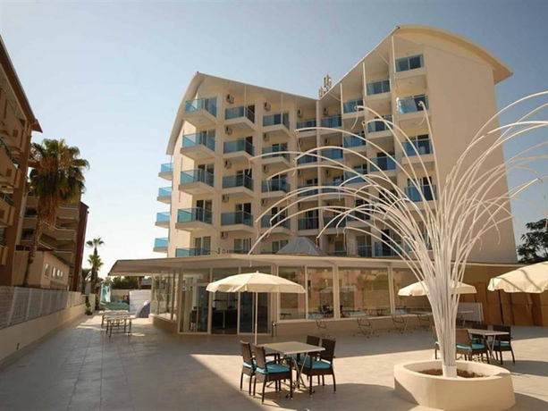 Imagen general del Hotel Infinity Beach. Foto 14