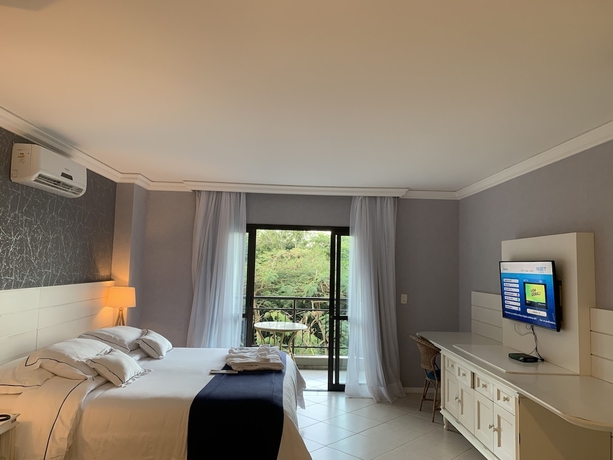 Imagen de la habitación del Hotel Infinity Blue Resort and Spa. Foto 7