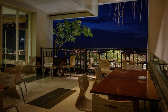 Imagen del bar/restaurante del Hotel Infinity By Tritama Hospitality. Foto 2