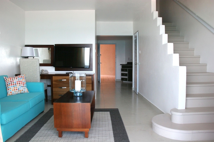 Imagen de los interiores del Hotel Infinity On The Beach. Foto 14