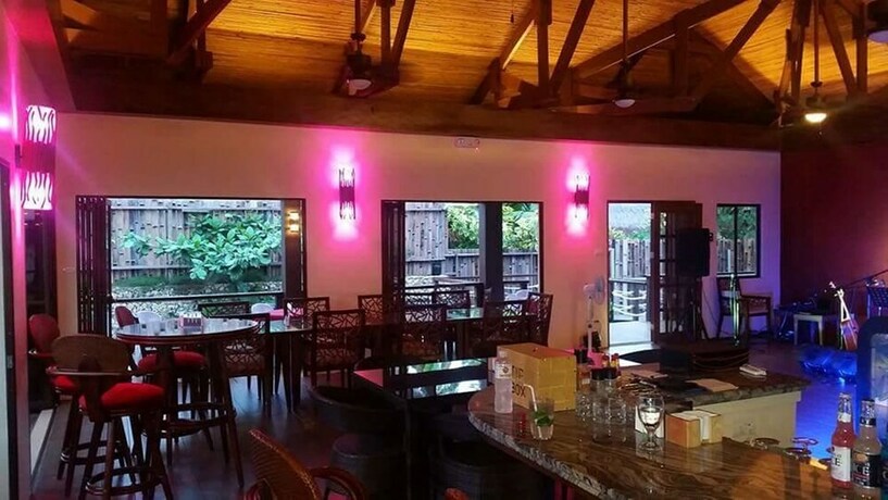 Imagen del bar/restaurante del Hotel Infinity Sands Resort. Foto 19