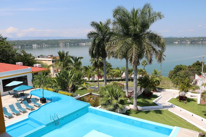 Imagen de la piscina del Hotel Infinity, Tequesquitengo. Foto 19