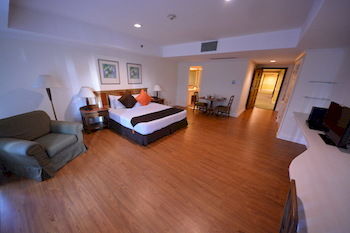 Imagen general del Hotel Infinity Tower Suites. Foto 2