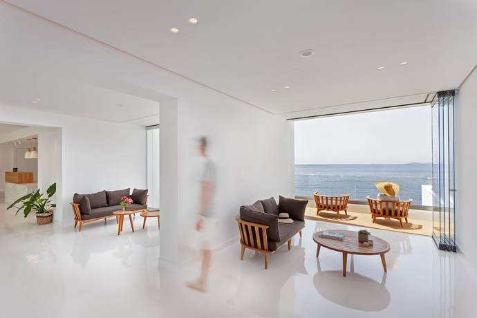 Imagen de los interiores del Hotel Infinity View. Foto 20