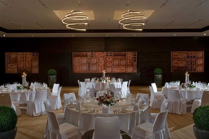 Imagen de los interiores del Hotel Infinity and Conference Resort Munich. Foto 8