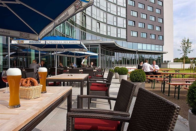 Imagen del bar/restaurante del Hotel Infinity and Conference Resort Munich. Foto 3