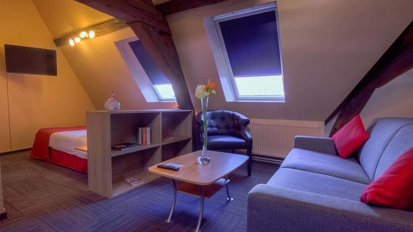 Imagen de los interiores del Hotel Infotel. Foto 15