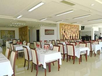 Imagen de la habitación del Hotel Infotur. Foto 10