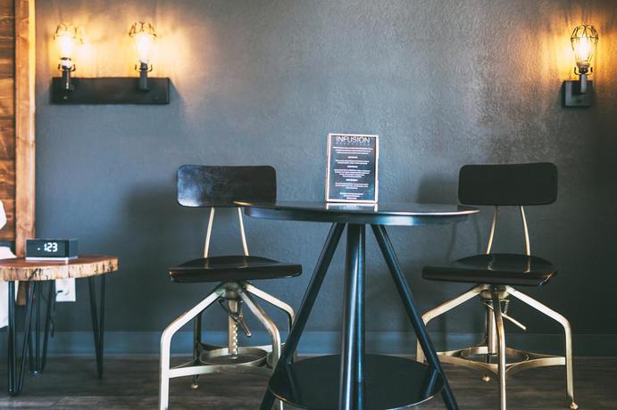 Imagen del bar/restaurante del Hotel Infusion Beach Club. Foto 2