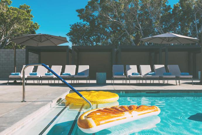 Imagen de la piscina del Hotel Infusion Beach Club. Foto 8