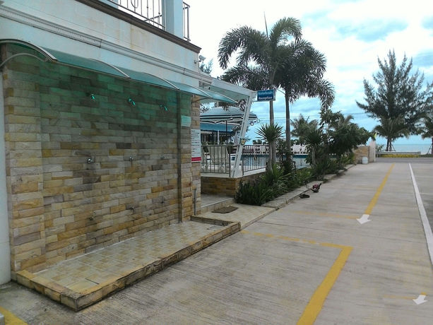 Imagen de la piscina del Hotel Ing-fah Villa. Foto 15