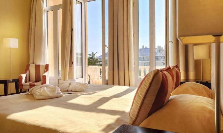 Imagen de la habitación del Hotel Inglaterra, Estoril. Foto 11