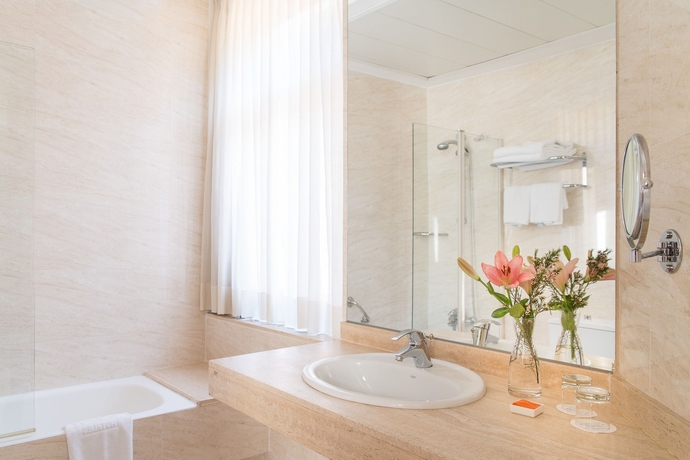 Imagen de la habitación del Hotel Inglaterra, Granada. Foto 8