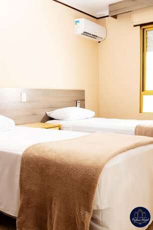 Imagen de la habitación del Hotel Ingleses Palace. Foto 19