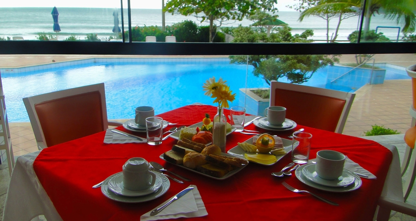 Imagen de la piscina del Hotel Ingleses Praia. Foto 14