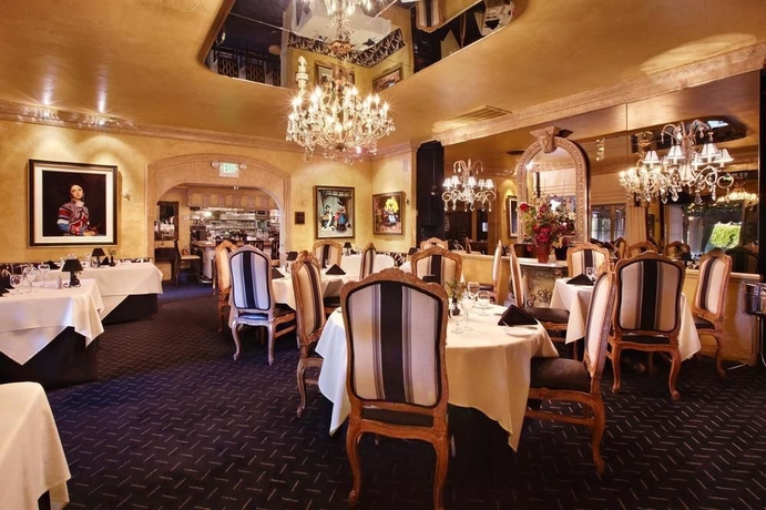 Imagen del bar/restaurante del Hotel Ingleside Estate and Bungalows- Adults Only. Foto 3