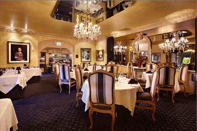 Imagen del bar/restaurante del Hotel Ingleside Estate and Bungalows- Adults Only. Foto 4