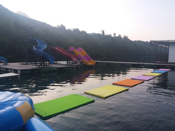 Imagen de la piscina del Hotel Ingphupha Resort and Restaurant. Foto 18