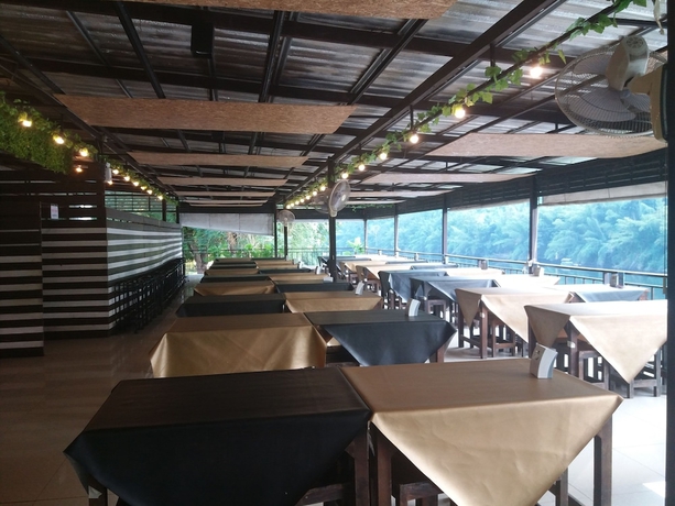Imagen del bar/restaurante del Hotel Ingphupha Resort and Restaurant. Foto 2