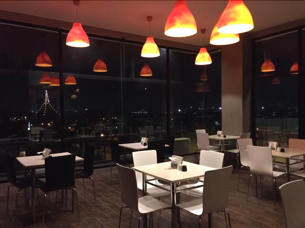 Imagen del bar/restaurante del Hotel Ingtara. Foto 3