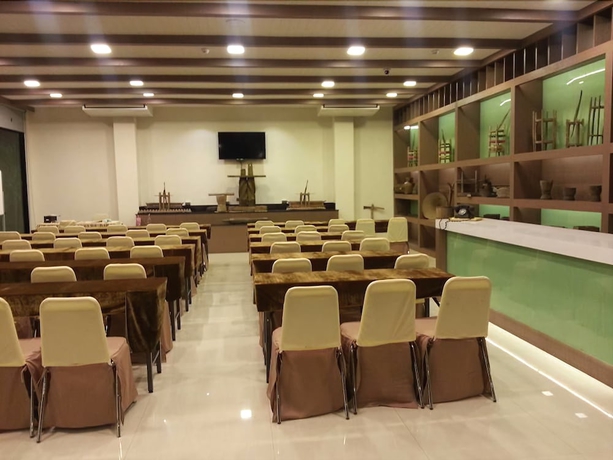 Imagen de los interiores del Hotel Ingtara. Foto 16