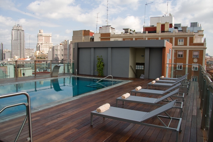 Imagen de la piscina del Hotel Inhala Garden. Foto 16